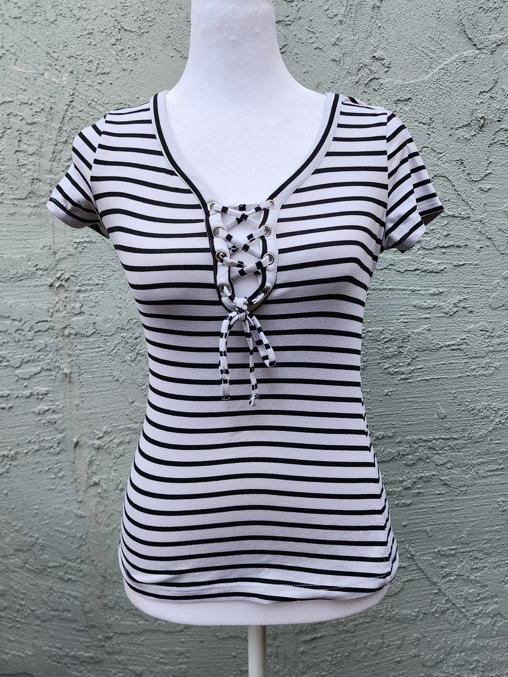 rue21 Striped Lace Up V-Neck Short Sleeve Top Black White Women's [XS]